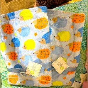 Bundle of 2 fleece baby blankets NWT